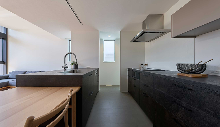 内観：キッチン